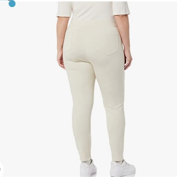 NWT XL short --Daily Ritual Women's Ponte Knit Seamed-Front 2-Pocket Legging - Picture 3 of 3